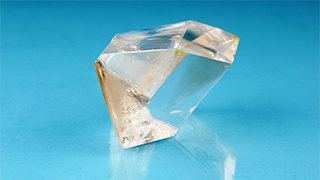 BIBO　非線形 (NLO) 結晶